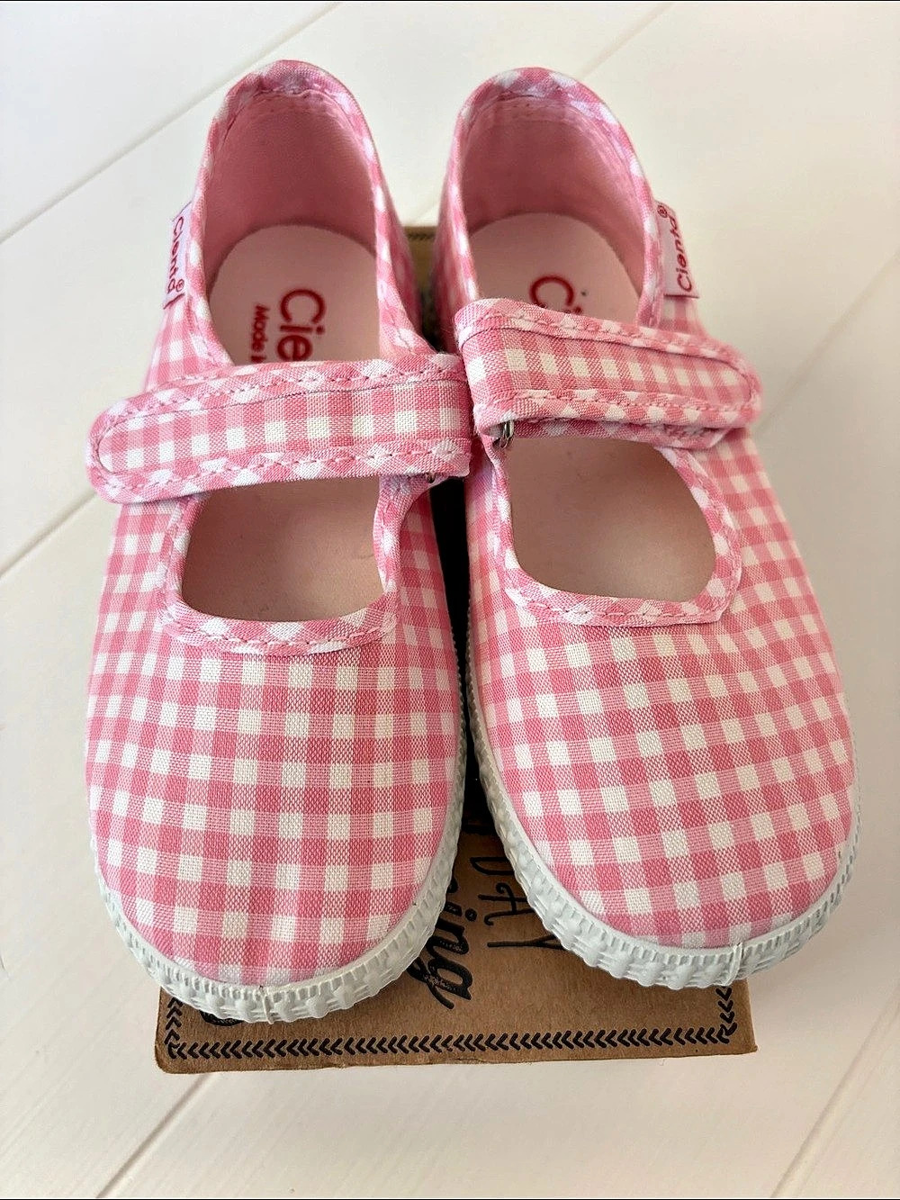 Cienta style# 56007 Girls Pink Gingham Mary Jane EU 26 Like New